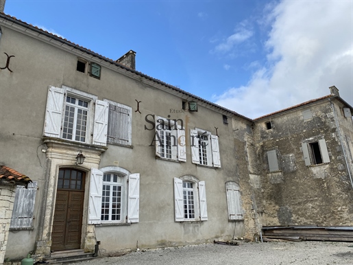 Old 18th century home to renovate - Brie