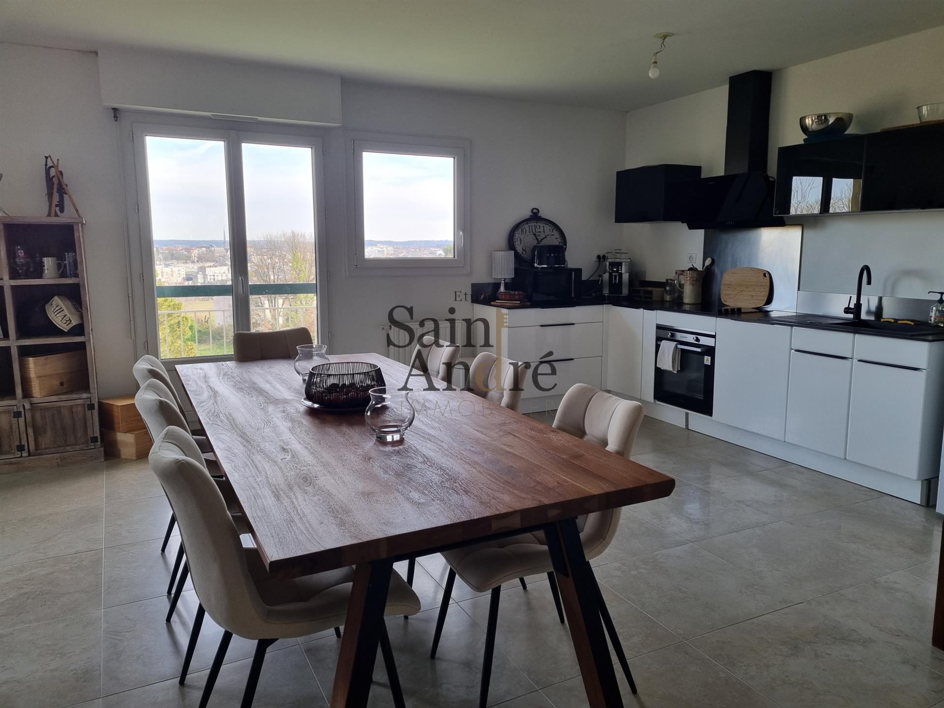 Renovated apartment with superb view