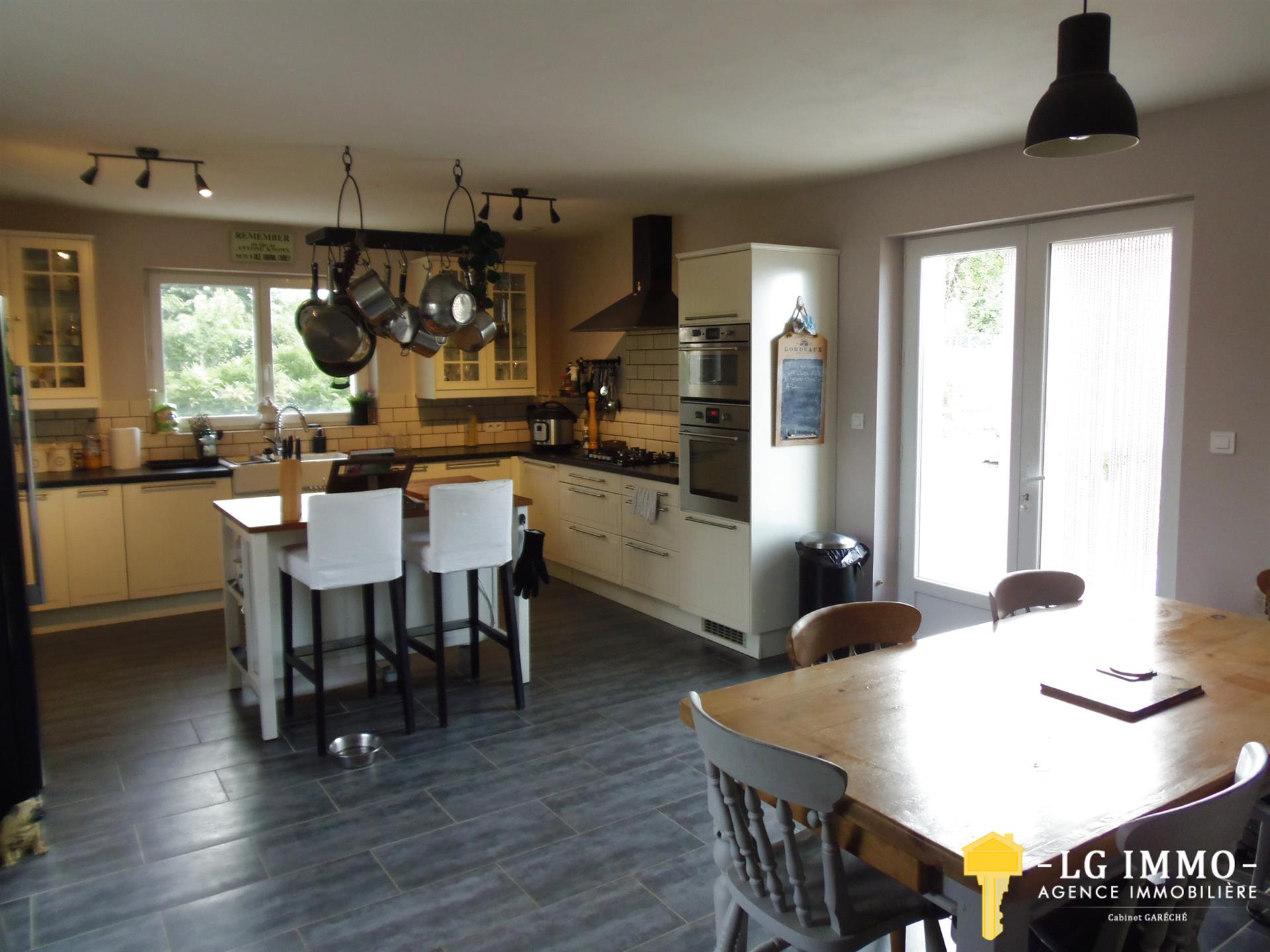Single storey house with three bedrooms on 3598m2 land