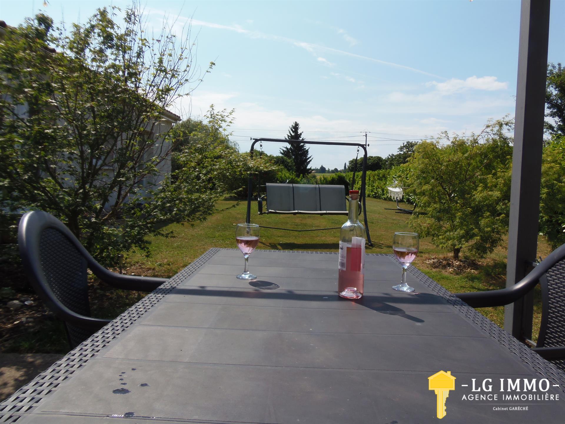 Single storey house with three bedrooms on 3598m2 land
