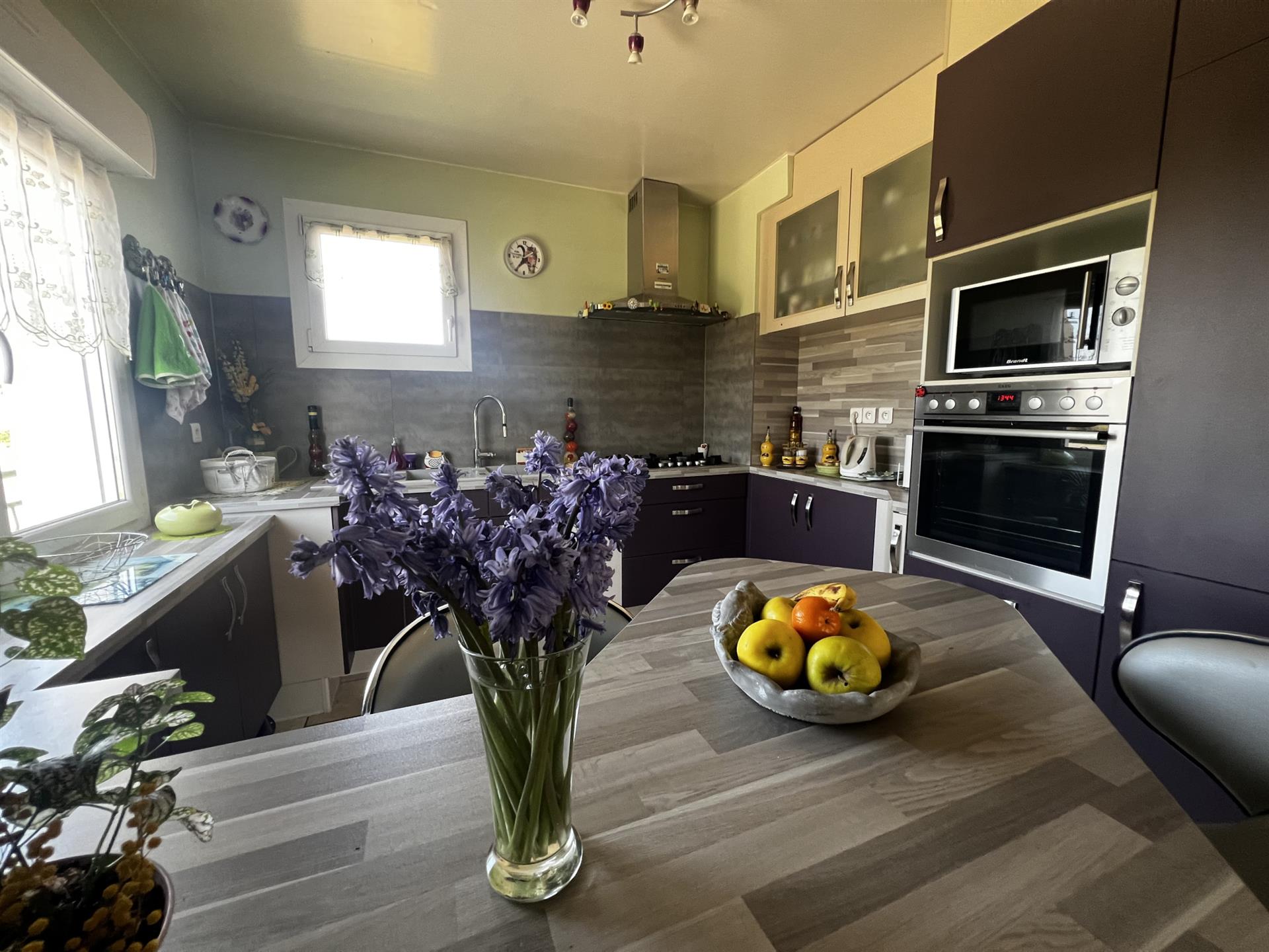 1970S residential house with studio and independent 2-room apartment on wooded land