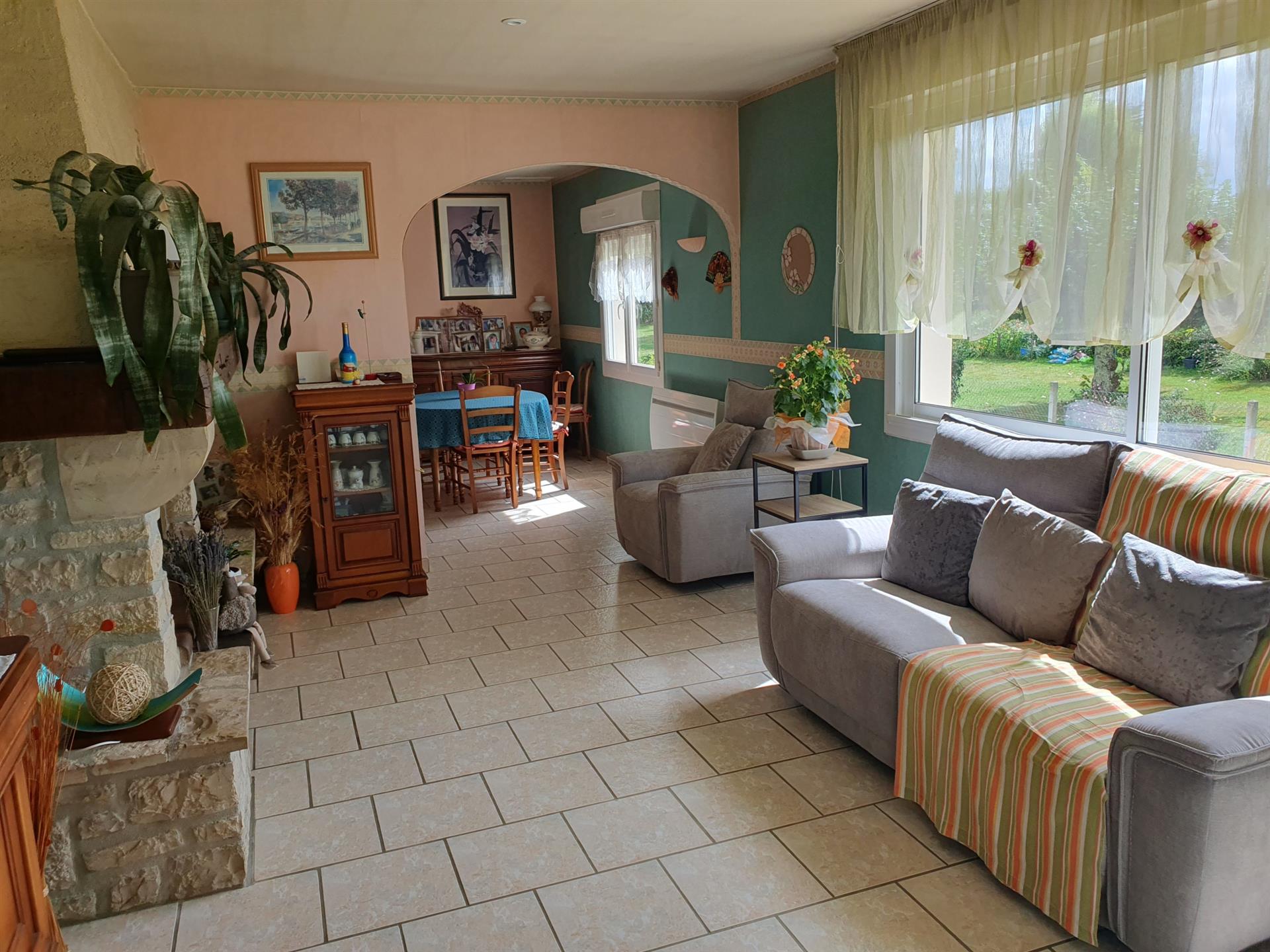 1970S residential house with studio and independent 2-room apartment on wooded land