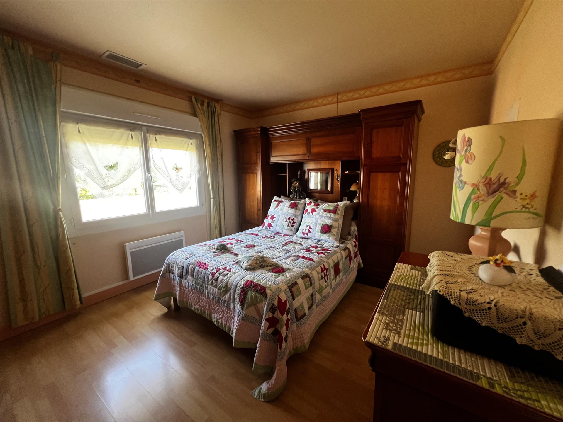 1970S residential house with studio and independent 2-room apartment on wooded land