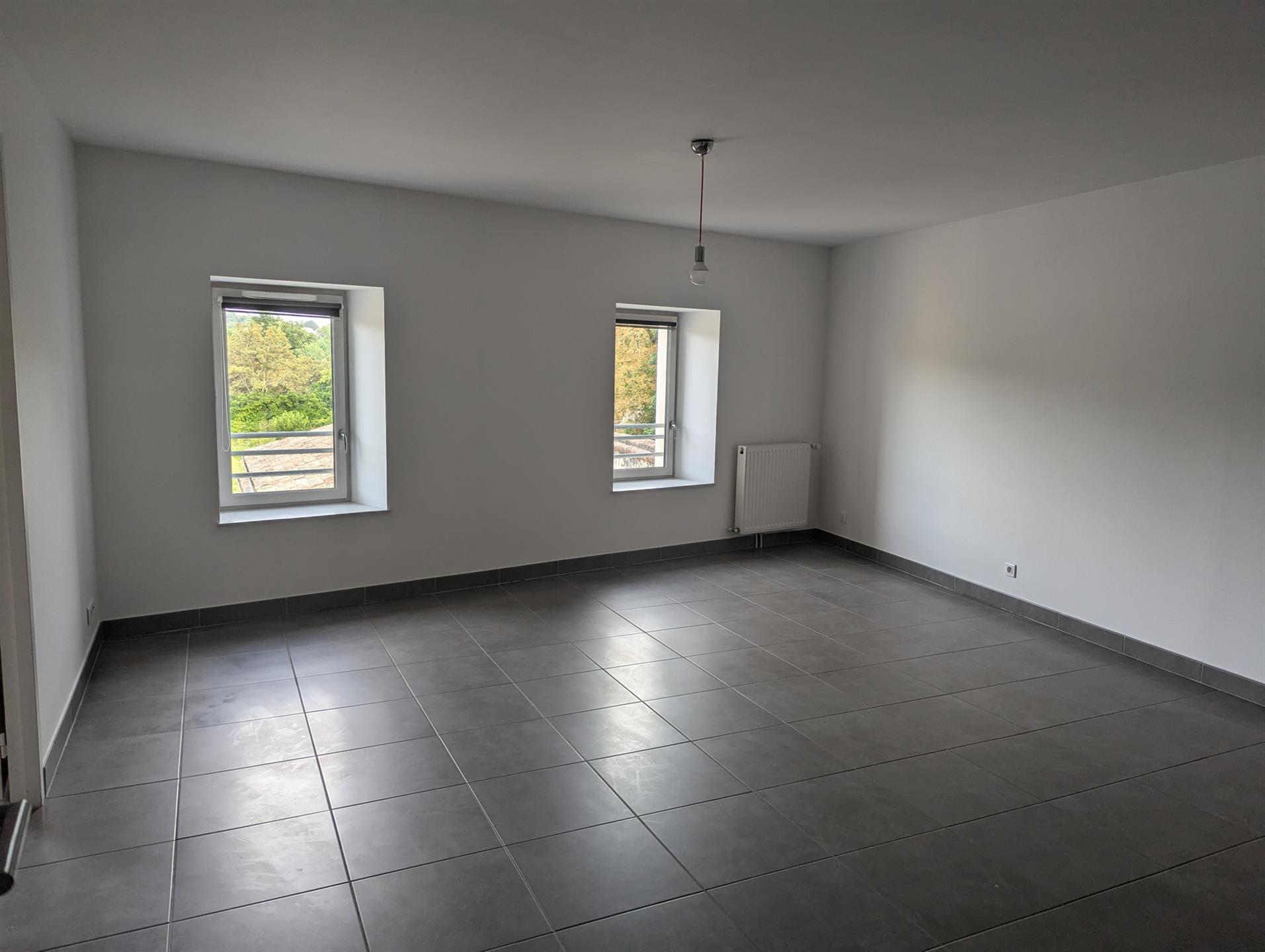 Beautiful apartment, top floor garden view
