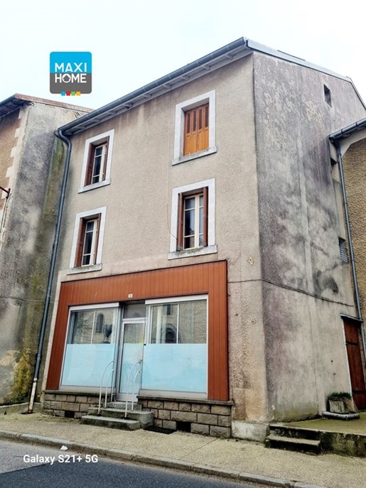 Village house 220m² to renovate with garage