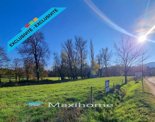 Building land 2800 m² located in Rosières (43)