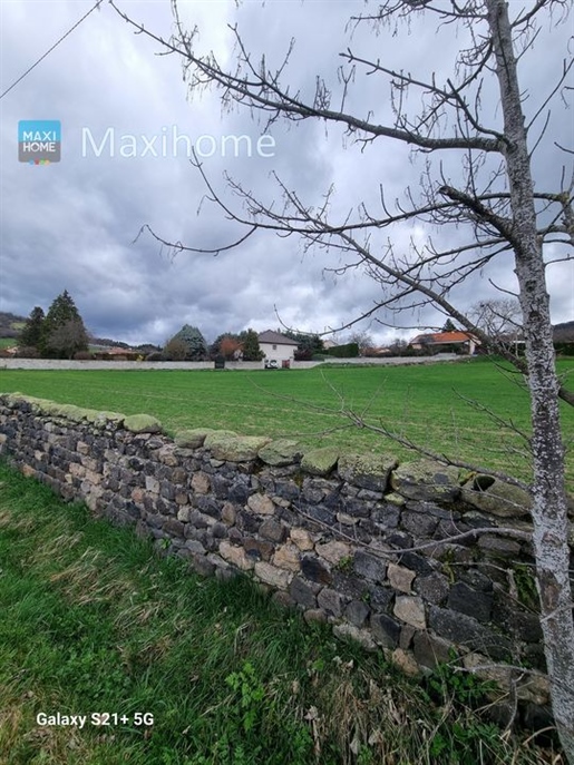 Land of 4540m² located in Rosières close to the center