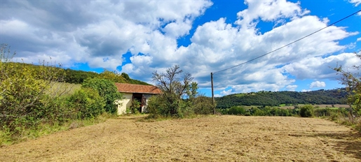 Renovierungsbedürftiges Haus