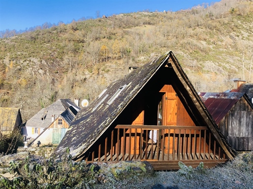 Voormalige schaapskooi in de bergen omgebouwd tot 2 vakantiehuizen.