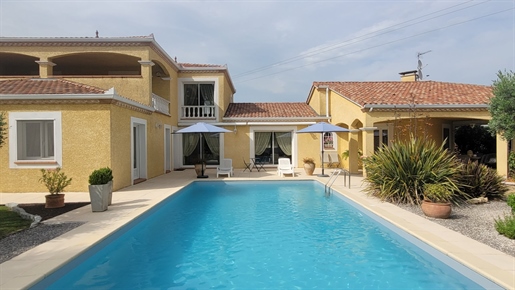 Magnifique villa de 330 m² avec piscine et sur 5000 m² de terrain