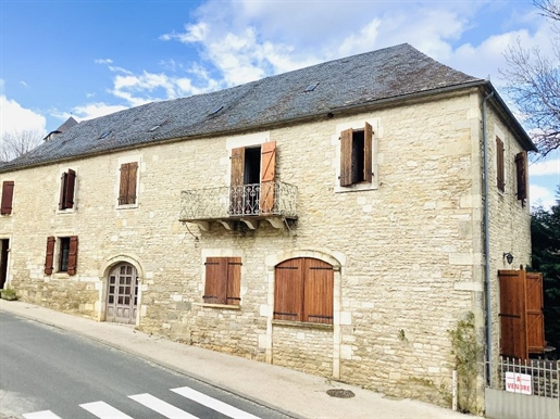 Hermosa casa de pueblo de 240 m2 Gignac en el lote cerca de Souillac y Sarlat