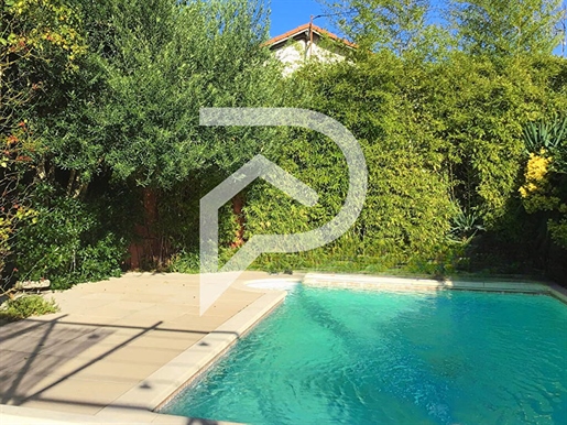 House in Avignon with 4 rooms 110 m2 Swimming pool and Garage