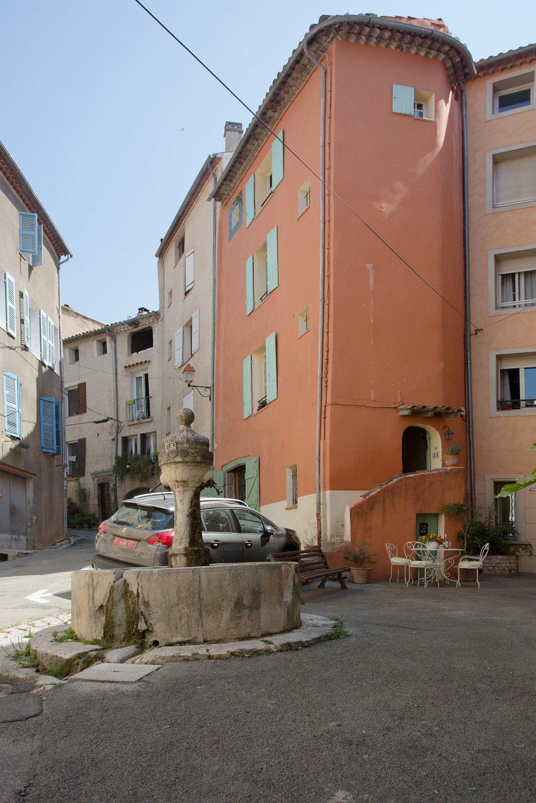 Stort provençalsk hus lett vedlikeholdt