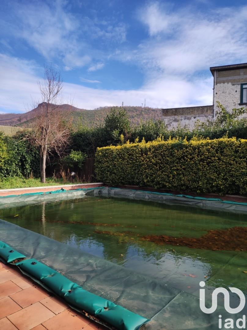 Sale Detached house / Villa 714 m² - 4 bedrooms - Fisciano