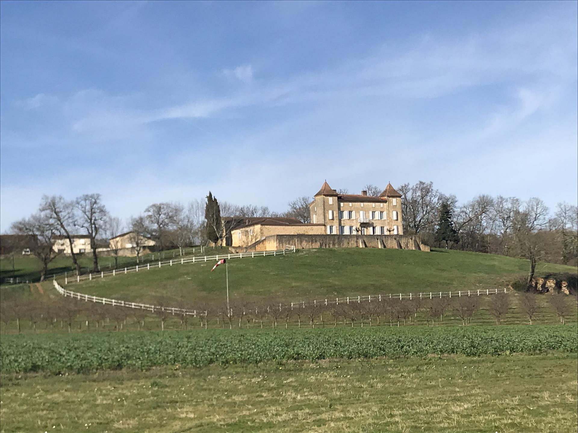 Château - manoir dans la vallée du Lot