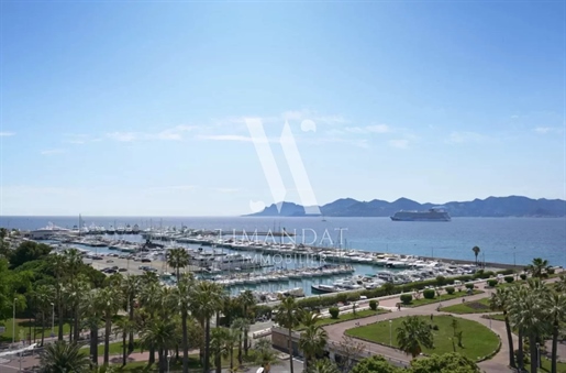 Cannes Croisette - Appartement 110 m2 - 4 chambres - vue mer