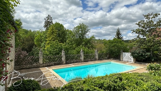 Dpt Dordogne (24), house P9 of 221 m² Hab. - Land of 3,078.00 m²