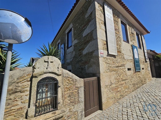 Fifth with 4 Rooms in Porto with 374,00 m²