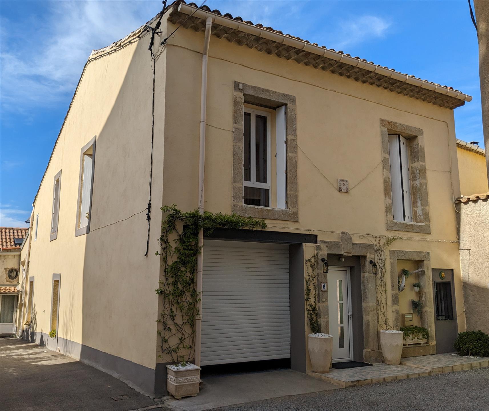 Maison Vigneronne 180 m2  Terrasse / Garage + Appartement 60 m2 