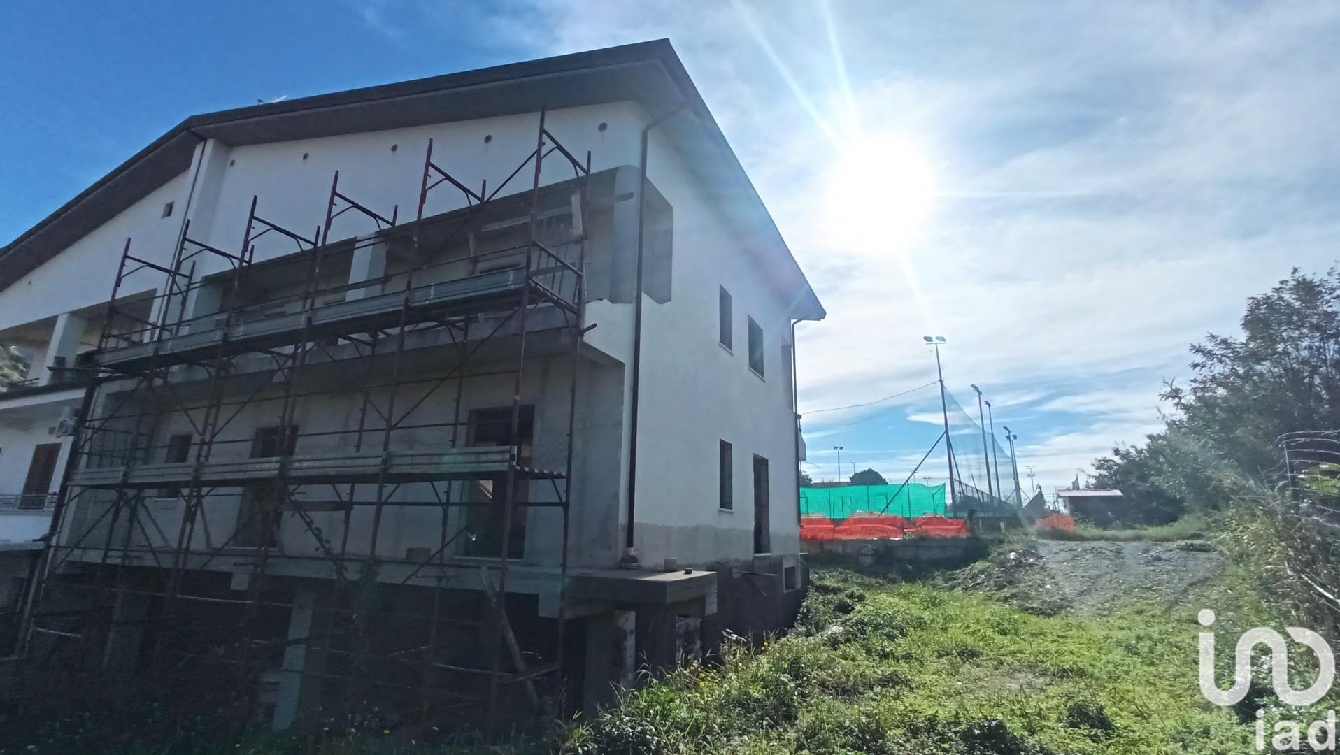 Sale Detached house / Villa 348 m² - Longobardi