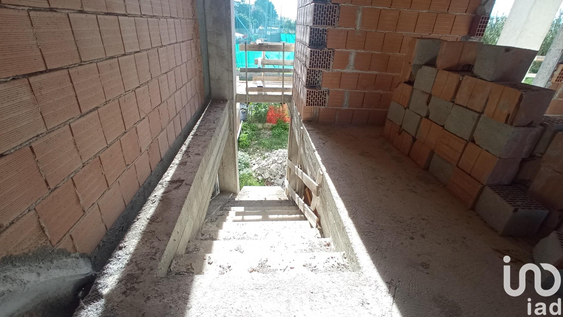 Sale Detached house / Villa 348 m² - Longobardi