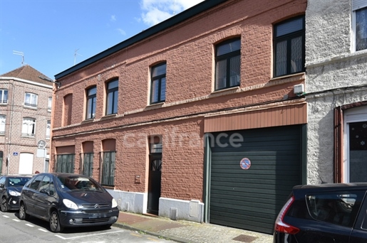 Investment house, 5 rooms in Tourcoing