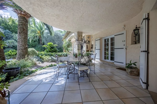 Charming property for sale in Mougins, close to the historic village
