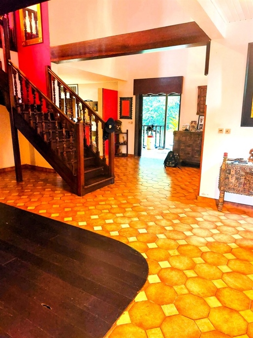 Dpt Guyane (973), Exceptional Sur Remire Montjoly house P7 of 205.4 m² - Land of 2260 m2