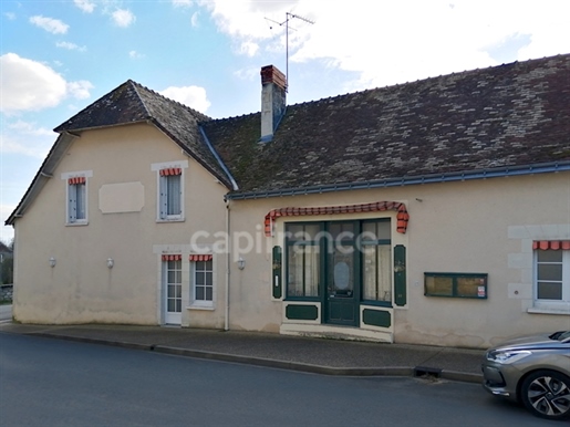 Dpt Vienne (86), for sale Leigne-Les-Bois house P8 of 271 m² with garage and outbuildings - Land of