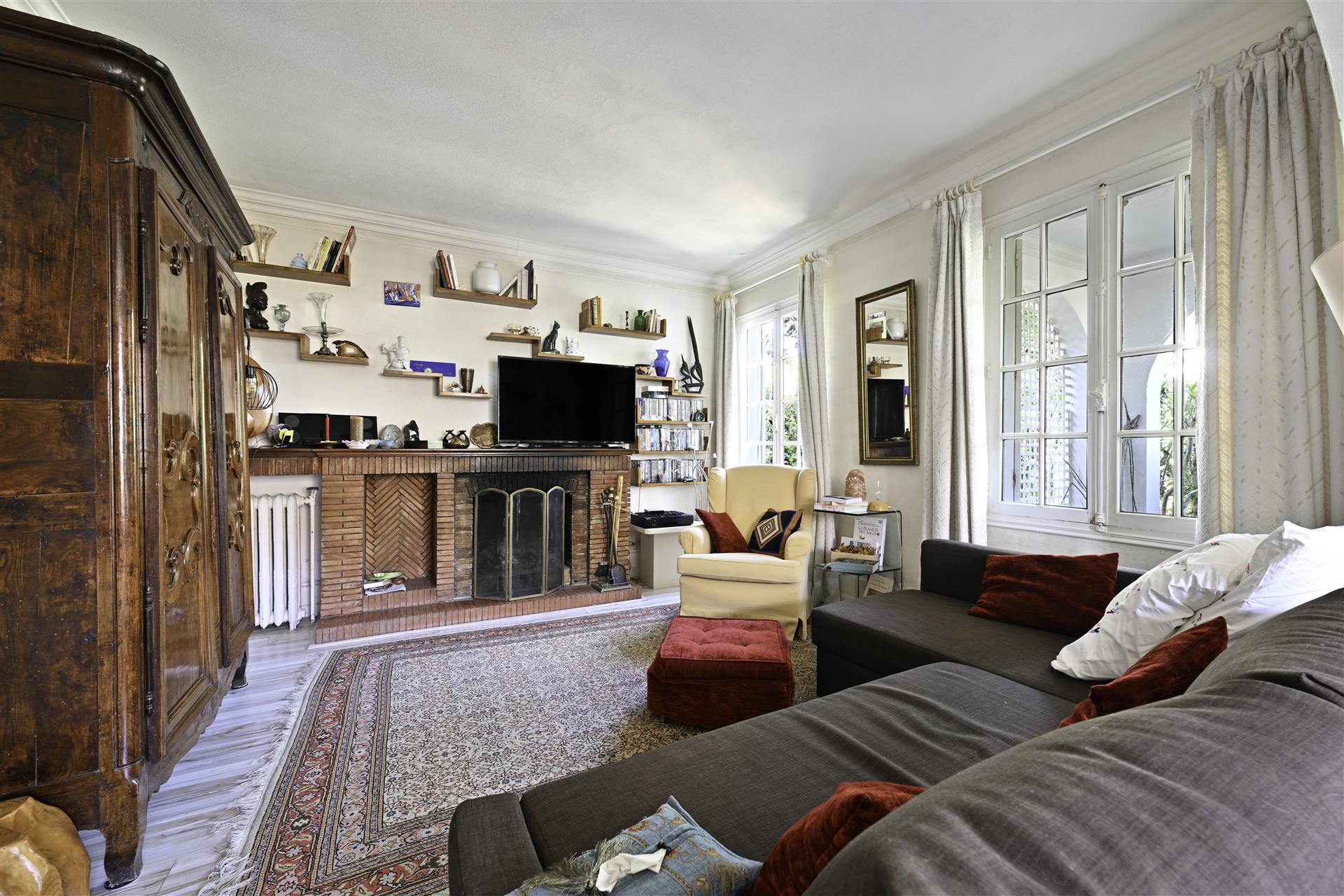For sale house to renovate Cap d'Antibes 100 m from the sea in a quiet area 