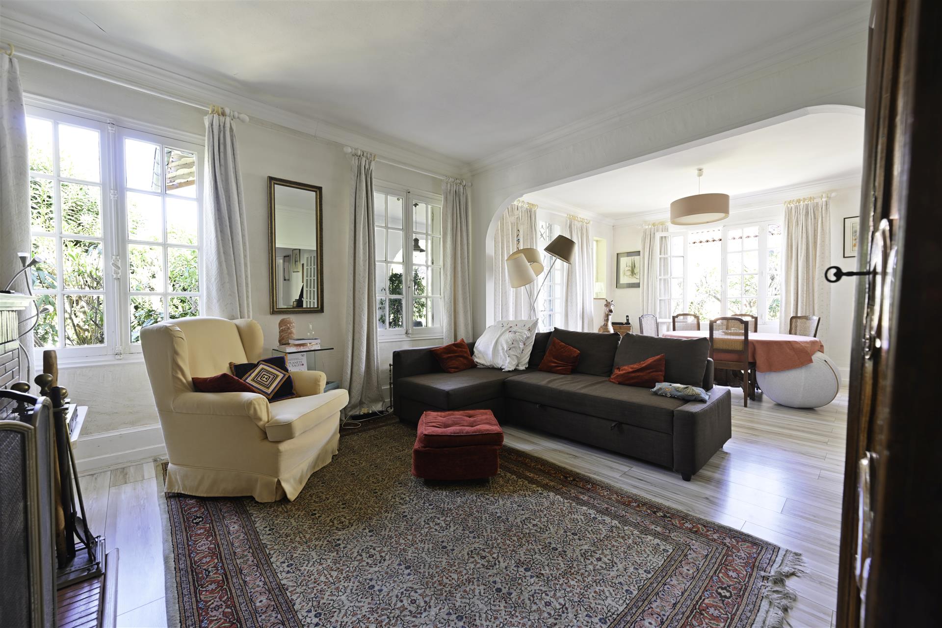 For sale house to renovate Cap d'Antibes 100 m from the sea in a quiet area 