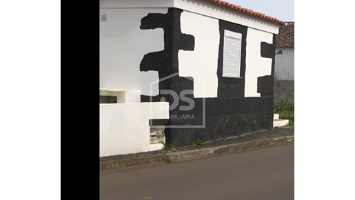 Detached house T3 Sell in Vila Nova,Praia da Vitória