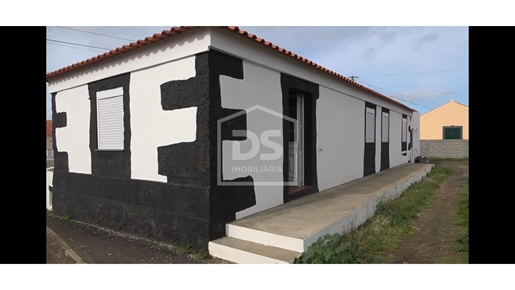 Dom wolnostojący z 3 sypialniami na sprzedaż w Vila Nova, Praia da Vitória