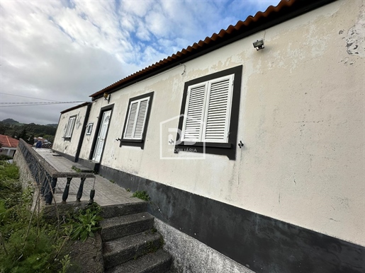 Vrijstaand huis 2 slaapkamers Te koop in São Mateus da Calheta,Angra do Heroísmo