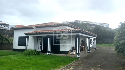 Detached house T5 Sell in Posto Santo,Angra do Heroísmo