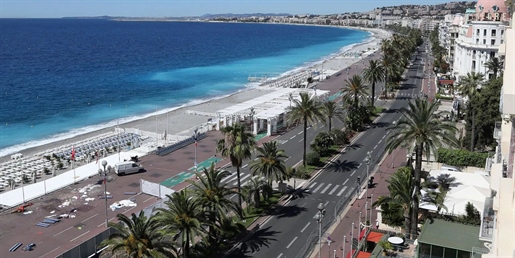 Restaurant aan de Promenade des Anglais