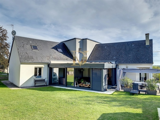 Large contemporary family house in Touraine