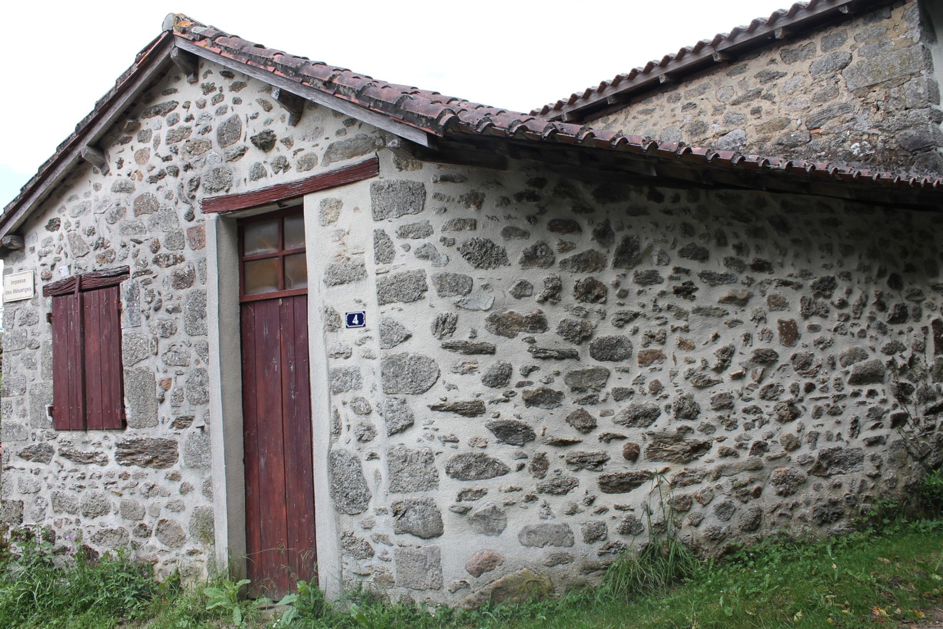 Stone house to renovate
