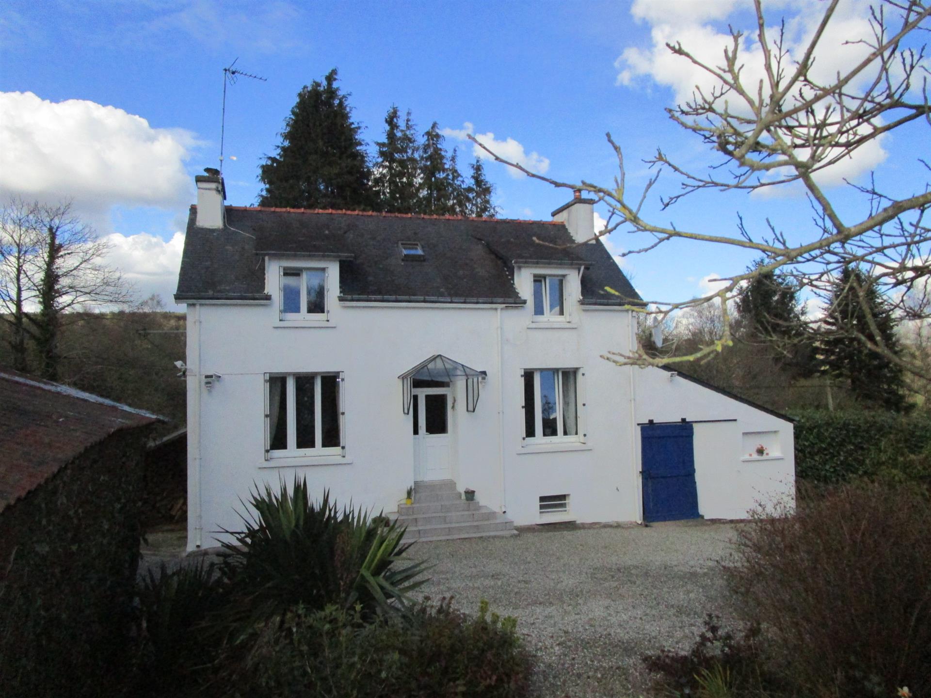 Haus mitten in der Natur