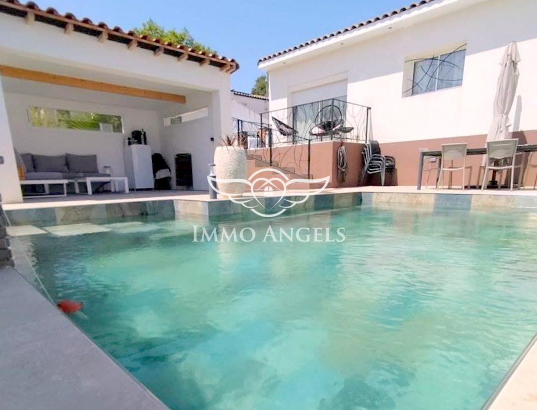 T5 house of 123m² with swimming pool.