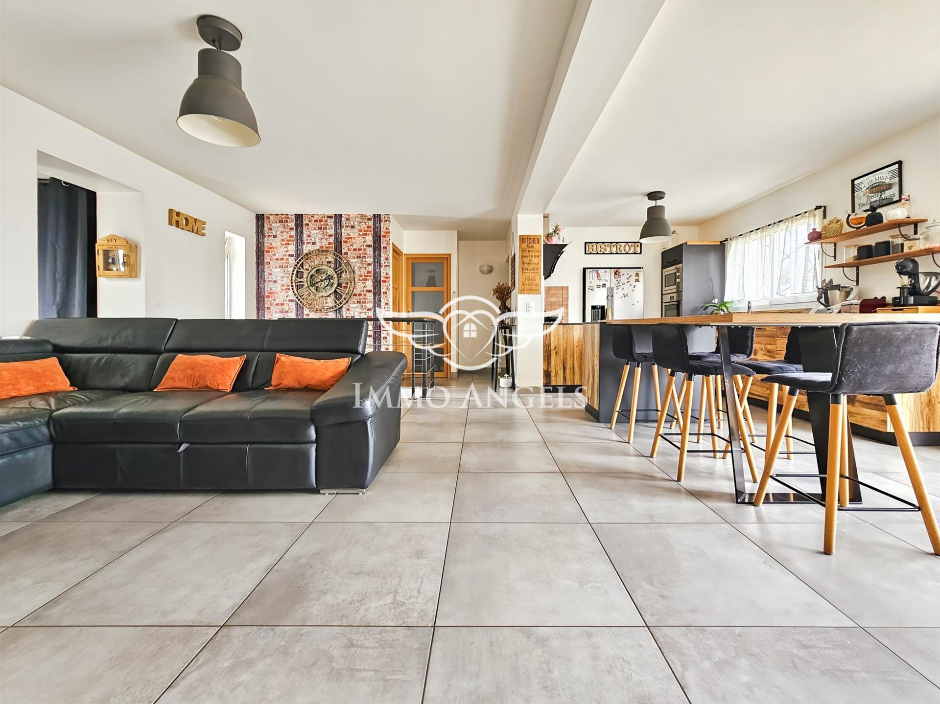 T5 house of 123m² with swimming pool.