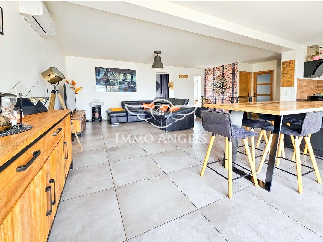 T5 house of 123m² with swimming pool.
