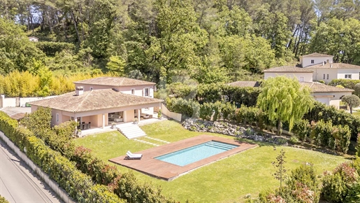 Sole Agent - Spacious contemporary villa for sale near Valbonne village