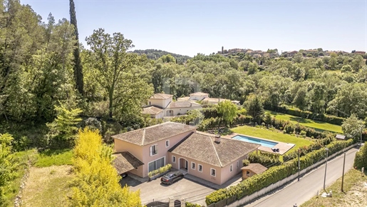 Sole Agent - Spacious contemporary villa for sale near Valbonne village