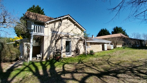 Propriété en pierre sur 4 hectares de terrain plat et clos