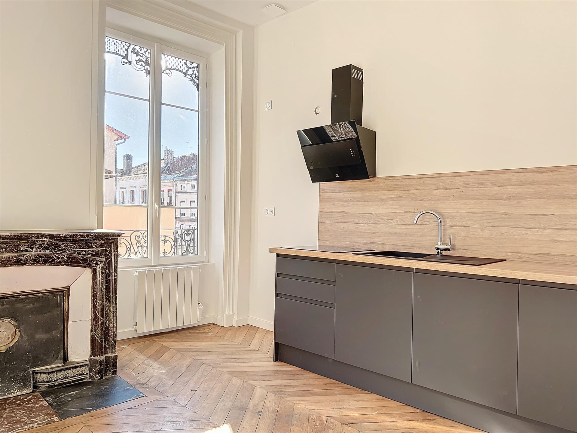 Superb T3 of 72 m2 in the very center of Villefranche
