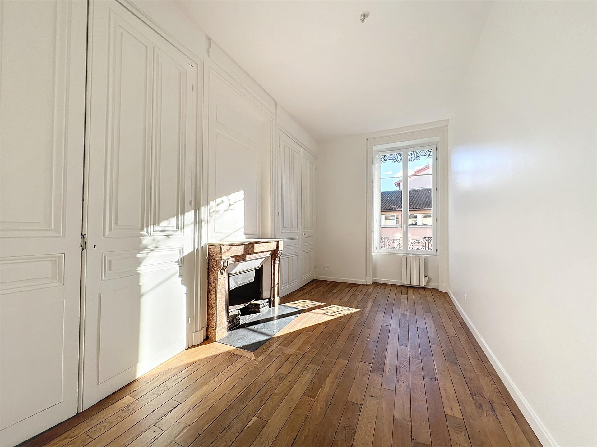 Superb T3 of 72 m2 in the very center of Villefranche