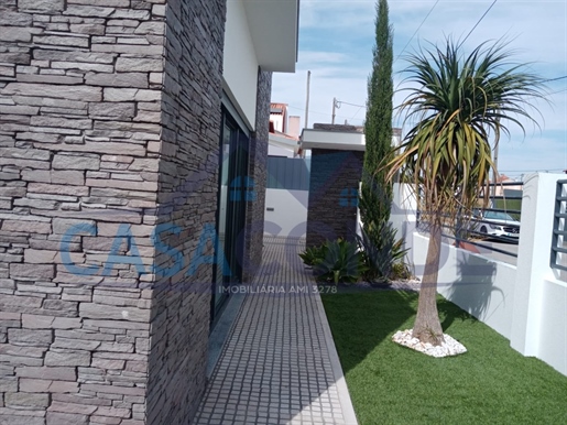 Detached House 4 Bedrooms Duplex Sale Seixal