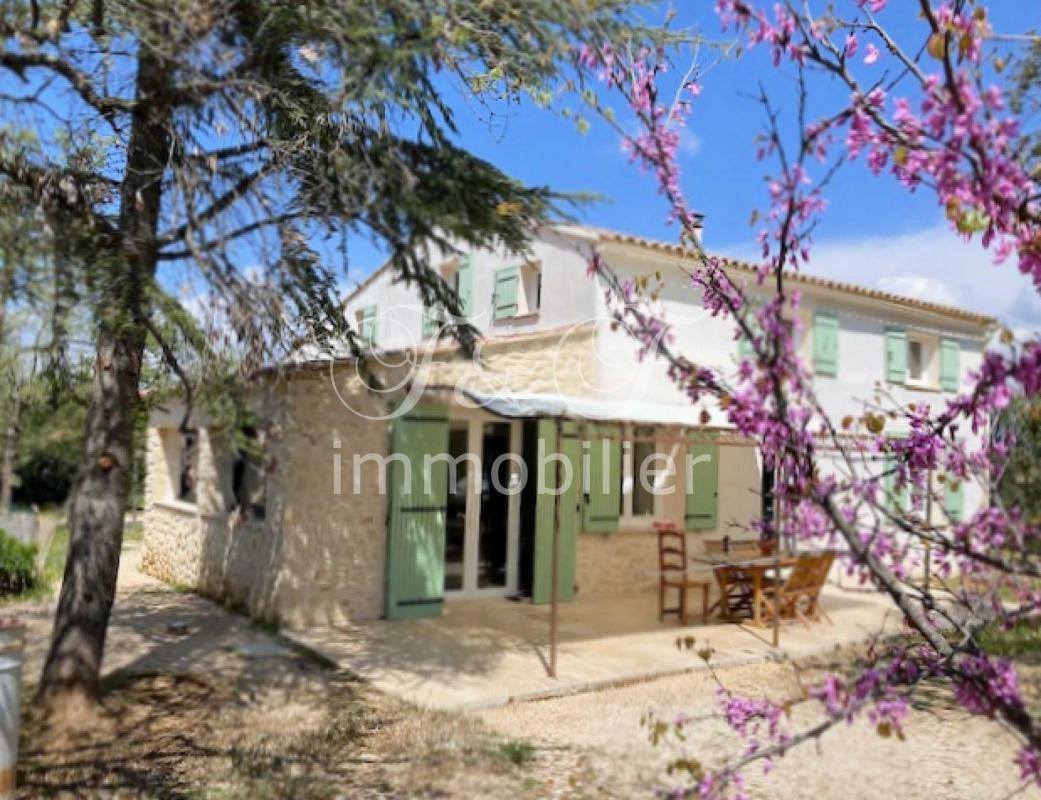 Belle maison avec piscine sur 2 ha de terrain