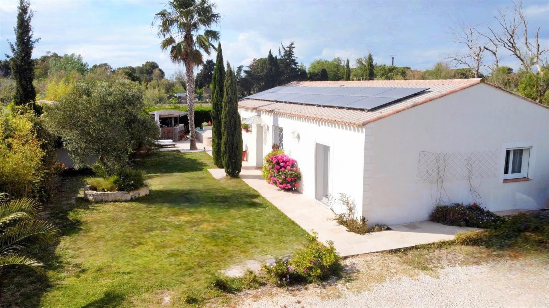 Autentisk sjarm i Aigues-Mortes: House of Character og Bed and Breakfast